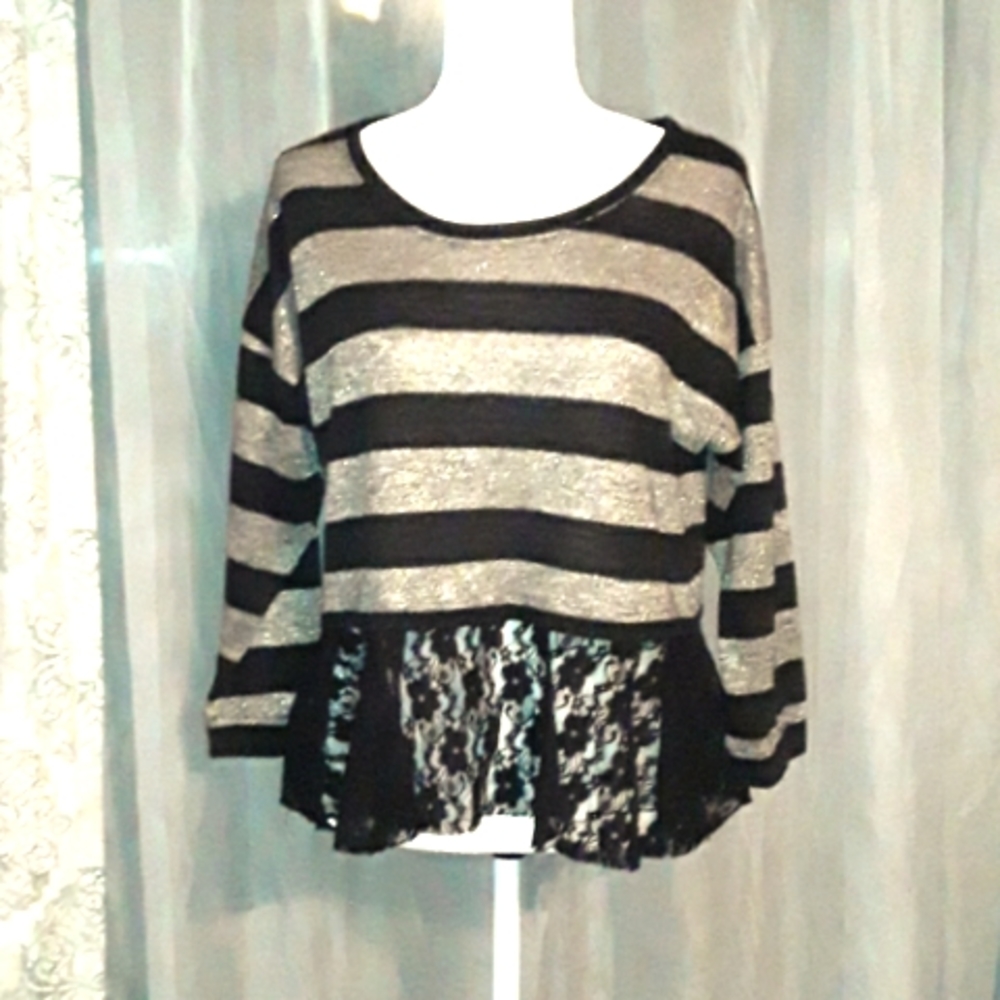 Bongo Shimmer Lace Top